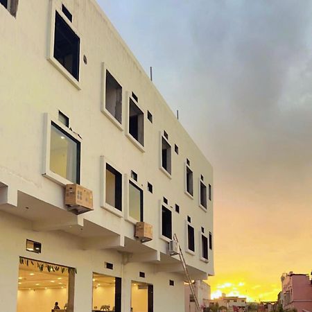 Hotel Dc Signature Jabalpur Bagian luar foto